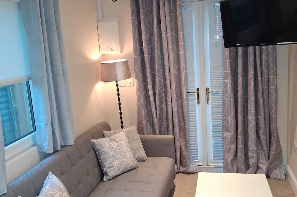 Delphi Cottage