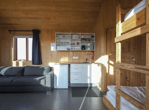Family Cabin, 1 Bedroom, Mountain View | Private kitchenette