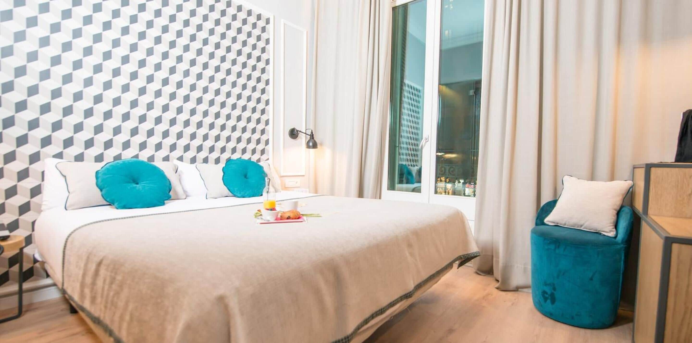 minibar, in-room safe, blackout curtains, soundproofing