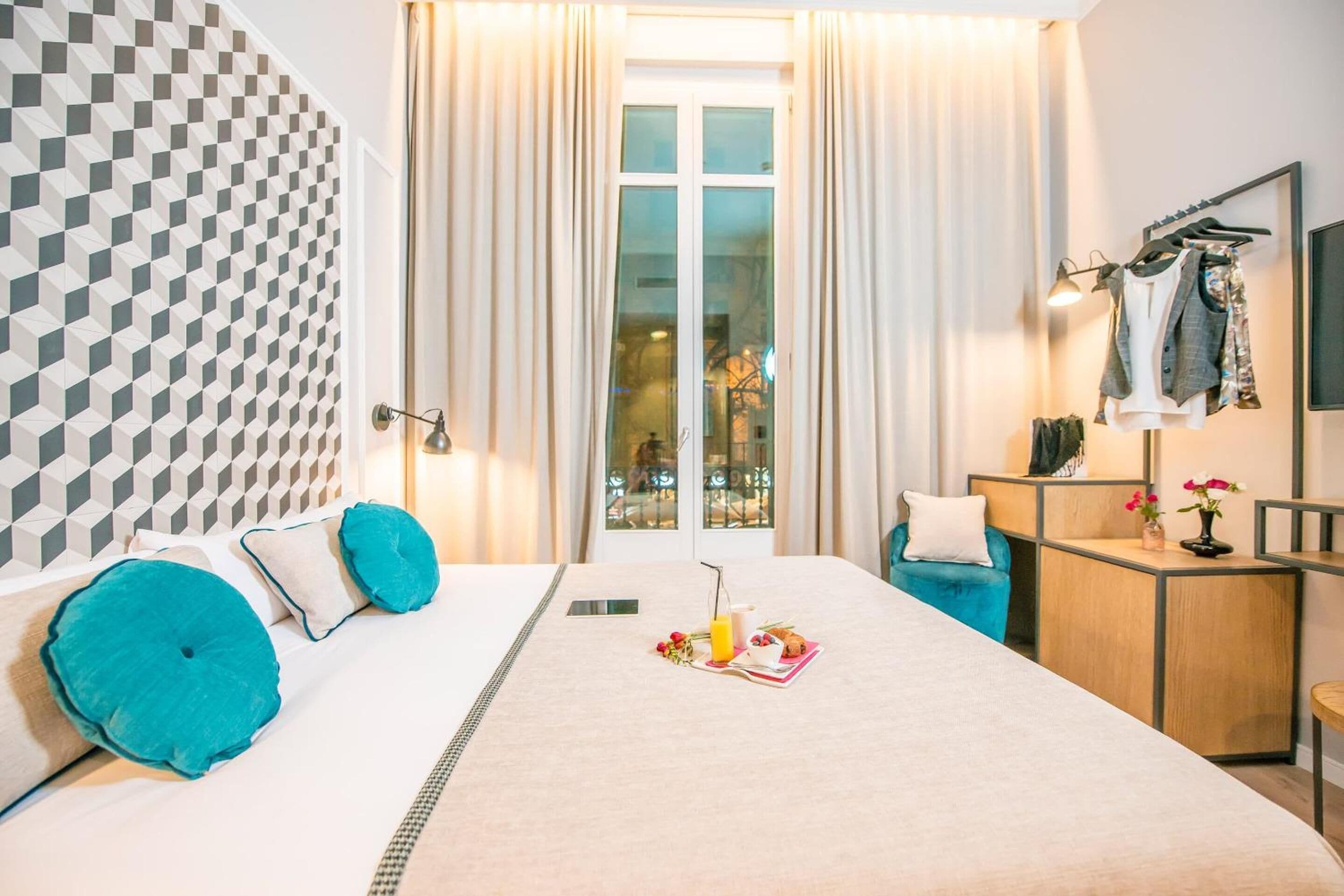 minibar, in-room safe, blackout curtains, soundproofing