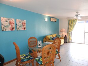 ดีลักซ์วิลล่า, 2 ห้องนอน, ห้องครัว, วิวท่าเรือ | บริการอาหารในห้องพัก