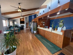 Reception - Belgium Inn & Suites (Belgium)