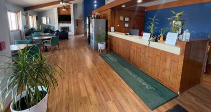 Belgium Inn & Suites