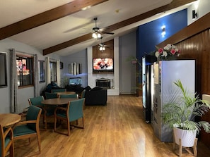 Interior - Belgium Inn & Suites (Belgium)