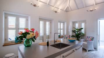 Luxurious monumental suite with private terrace and private pool. | Private kitchen