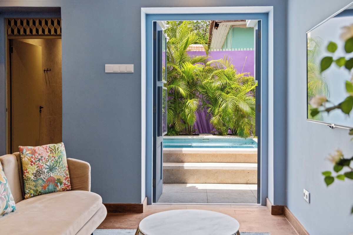 Deluxe 2 Bedrooms Apartment | Peti besi dalam bilik, ruang kerja komputer riba, kalis bunyi 