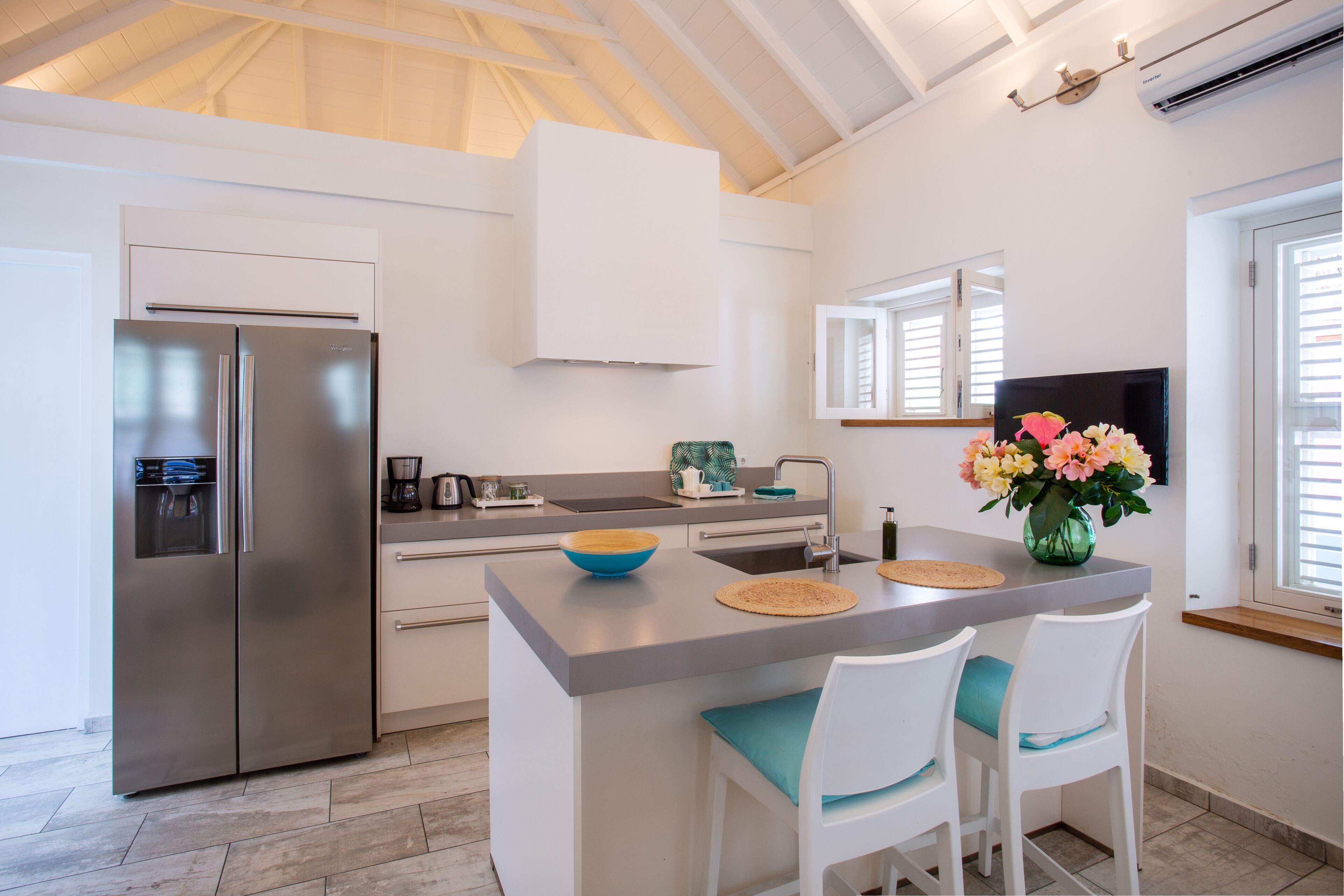 luxurious monumental suite with private terrace and private pool. | private kitchen