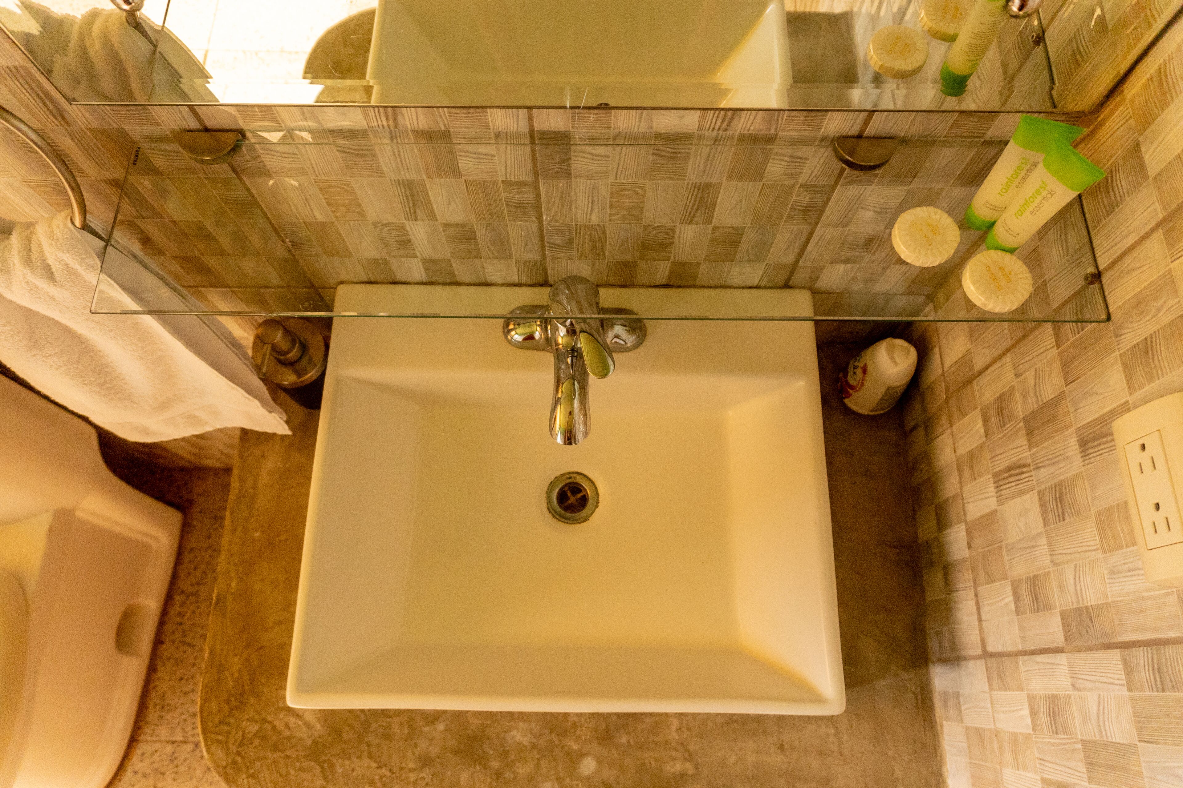 standard double room | 1 bedroom, in-room safe, individually decorated, individually furnished