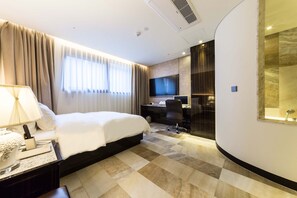 Suite Double | 羽绒被、特色装修、特色家居、办公桌