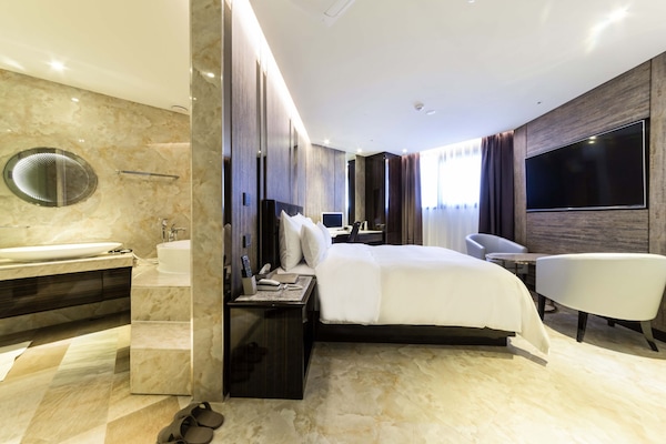 Standard Double Room | Down comforters, individually decorated, individually furnished, desk