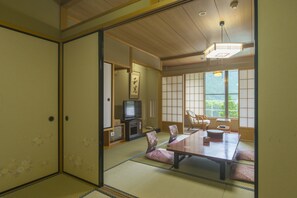 Japanese Style Room 10 Tatami-mats | In-room dining - Hotel Gujo Hachiman (Gujo)