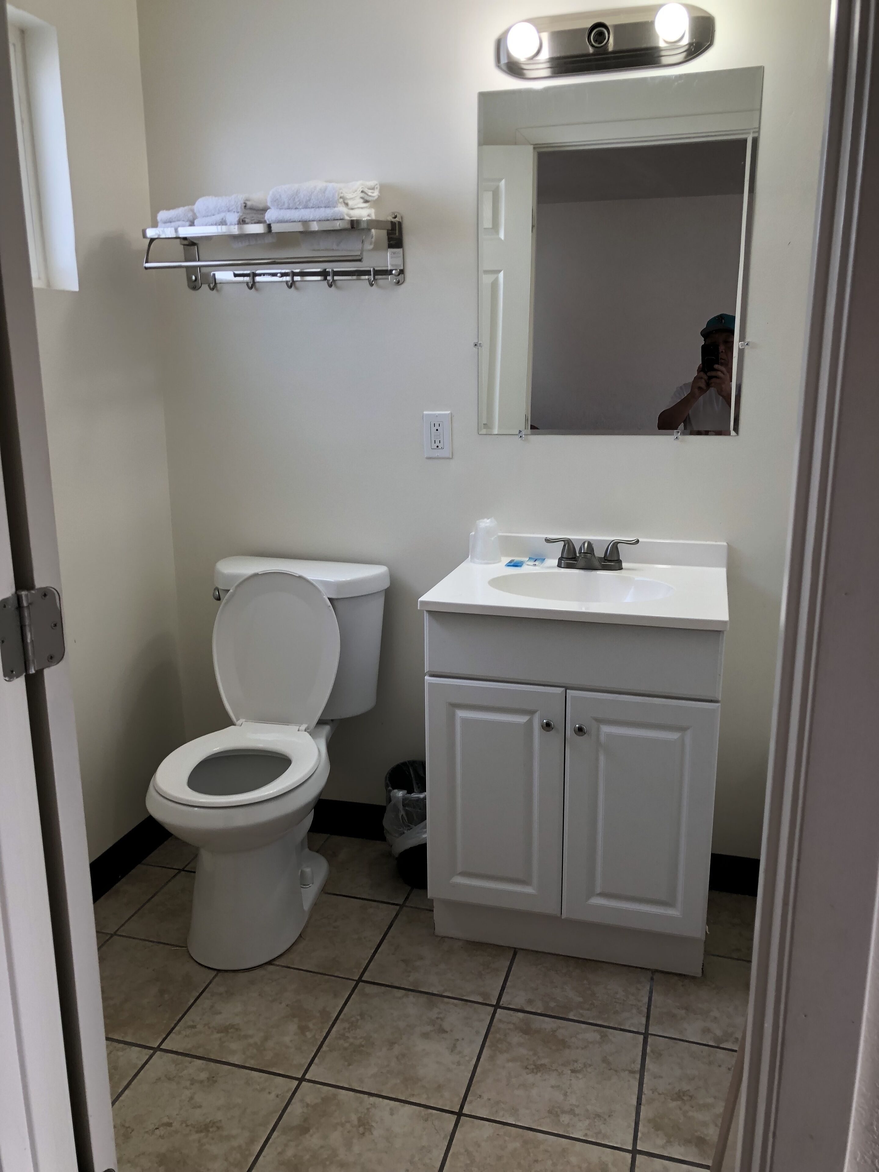 Economy Single Room | Bathroom
