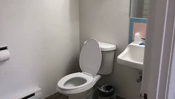 Economy Single Room | Bathroom