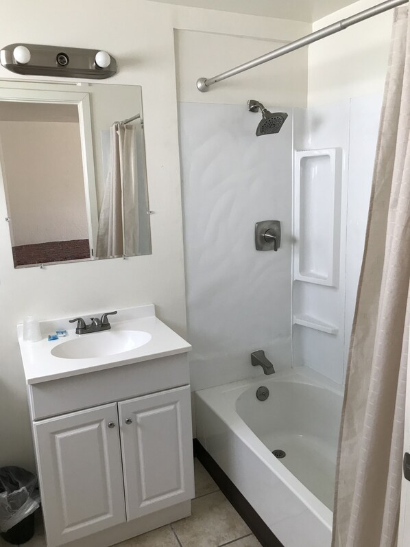Standard Room | Bathroom | Free toiletries, hair dryer, towels