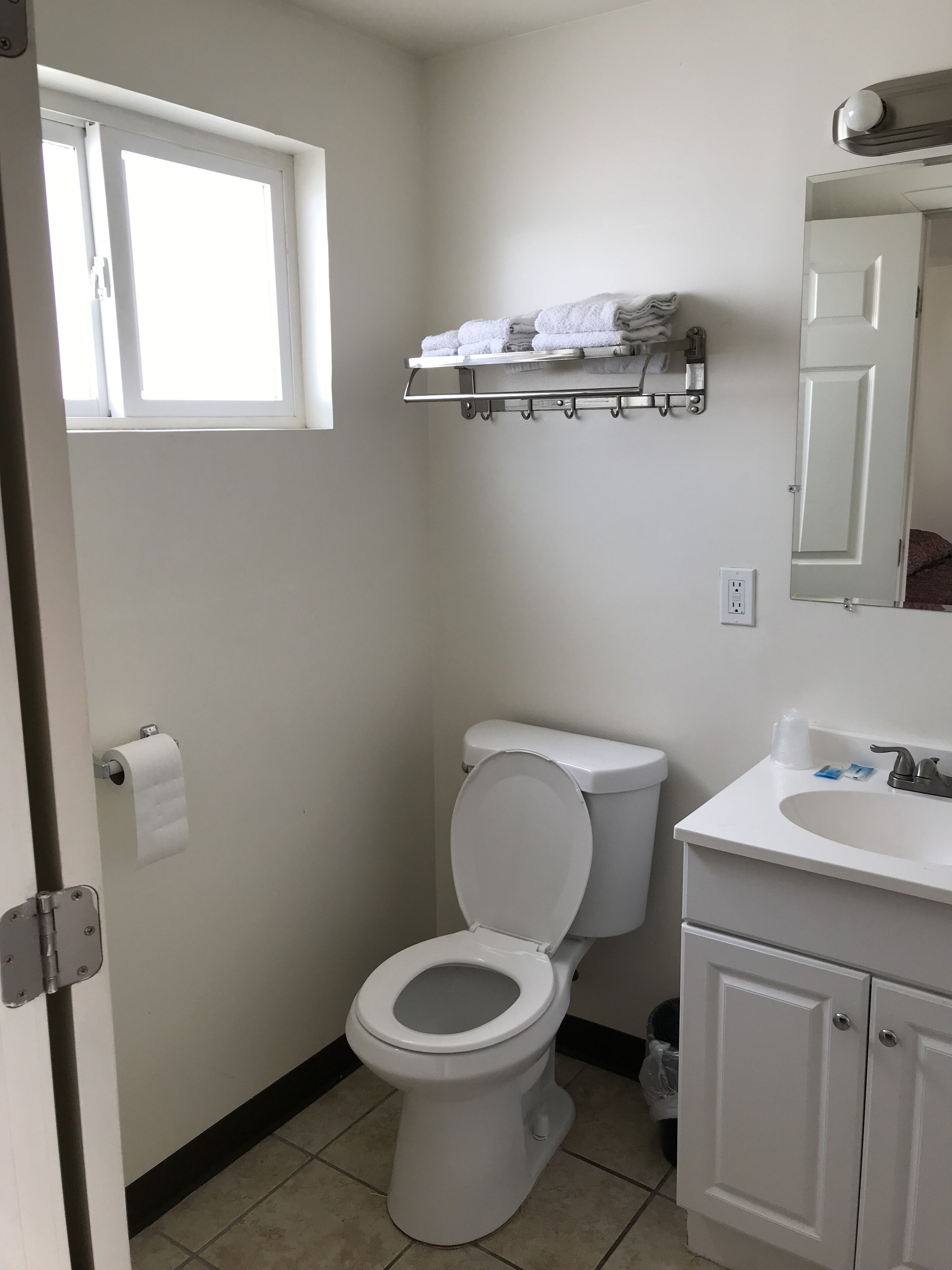 Standard Room | Bathroom