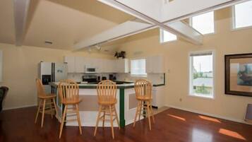 80 – Oceanfront 3 Story Cottage | Private kitchen | Full-size fridge, microwave, oven, coffee/tea maker
