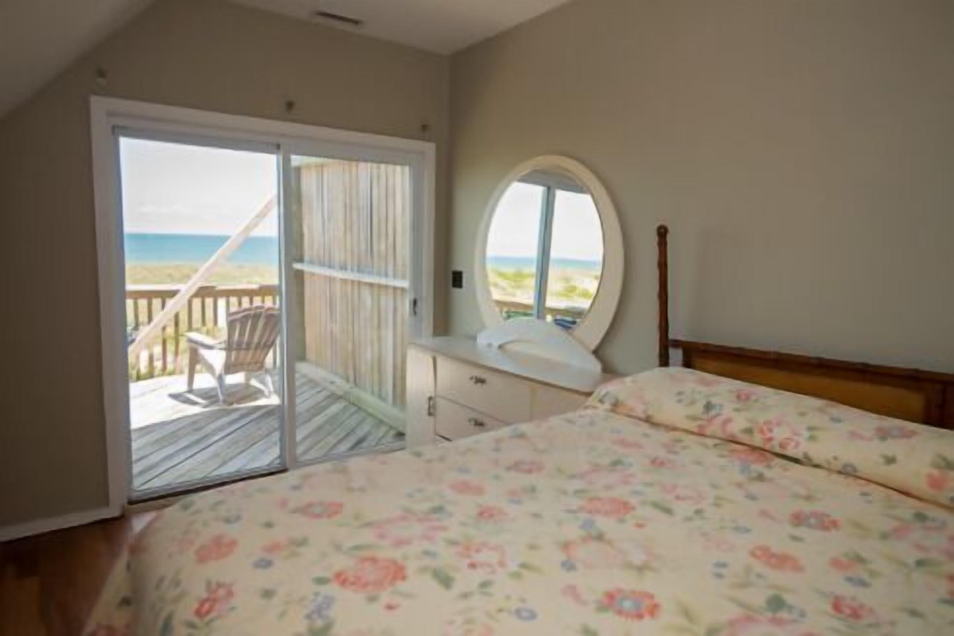 93N – Oceanfront 3 story duplex | Iron/ironing board, free WiFi