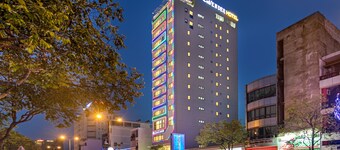 Lavender Riverside Hotel