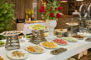 Buffet - Lavender Riverside Hotel (Da Nang)