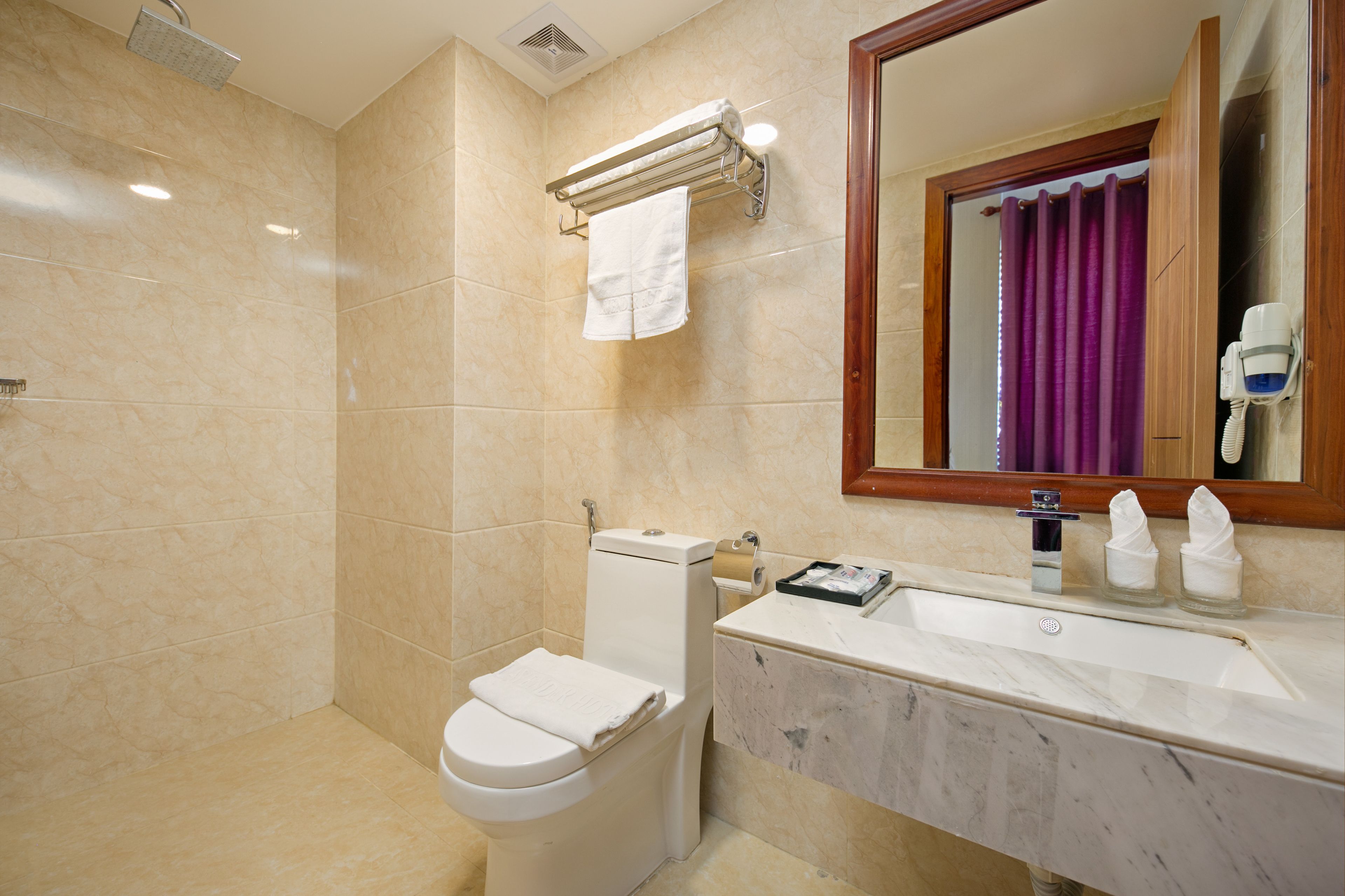 family apartment, 2 bedrooms, river view | bathroom shower