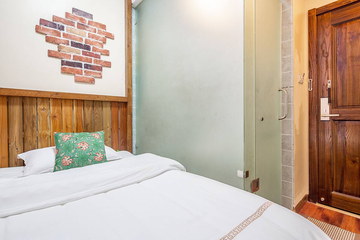 Enkeltrom | Skrivebord, blendingsgardiner og wi-fi (inkludert)