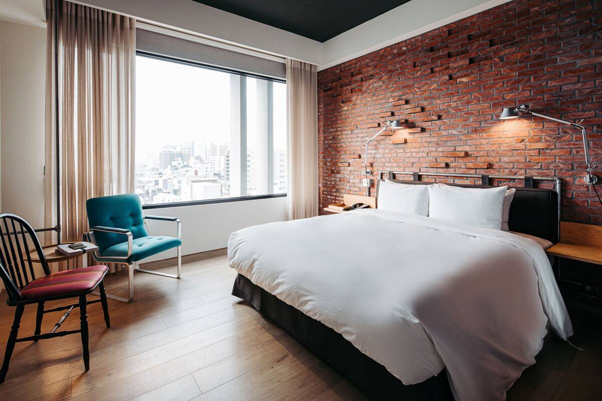 Premium bedding, free WiFi, individually decorated, bed sheets