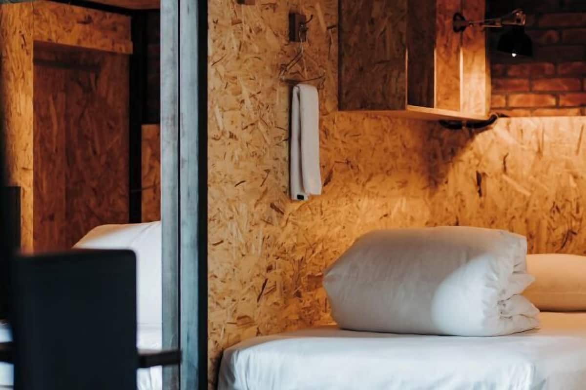 Premium bedding, WiFi (free), individually decorated, bed sheets