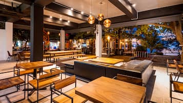 Daily cooked-to-order breakfast for a fee