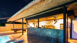 Poolbar