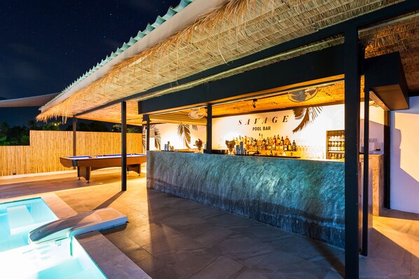 Poolside bar