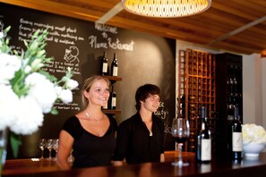 Bar (in der Unterkunft)