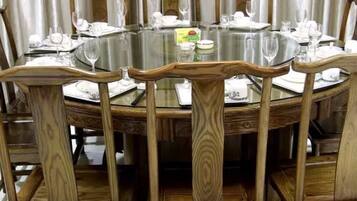 Breakfast, lunch, dinner served; local cuisine