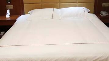 Superior Double Room | Desk, blackout drapes, free WiFi
