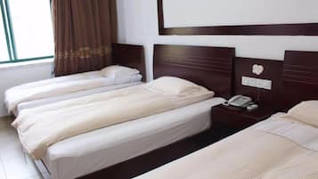 Triple Room  | Desk, blackout drapes, iron/ironing board, free WiFi