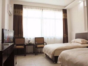 Desk, blackout drapes, iron/ironing board, free WiFi - Xigu Resort Huangshan (Huangshan)