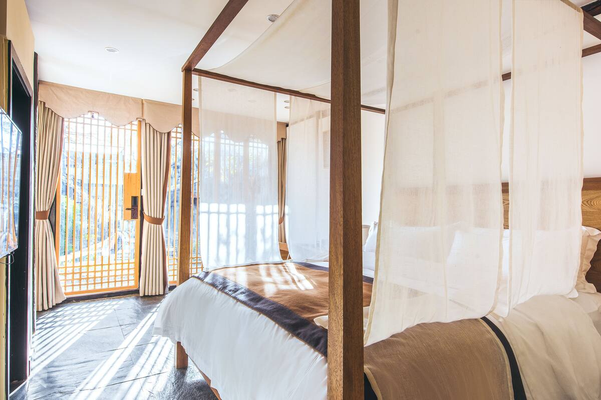 家庭套房 | 办公桌、遮光窗帘、熨斗/熨板、免费 WiFi