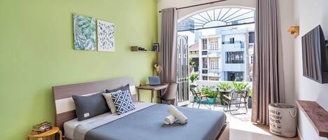 Classic Studio, Balcony | Desk, blackout drapes, iron/ironing board, free WiFi