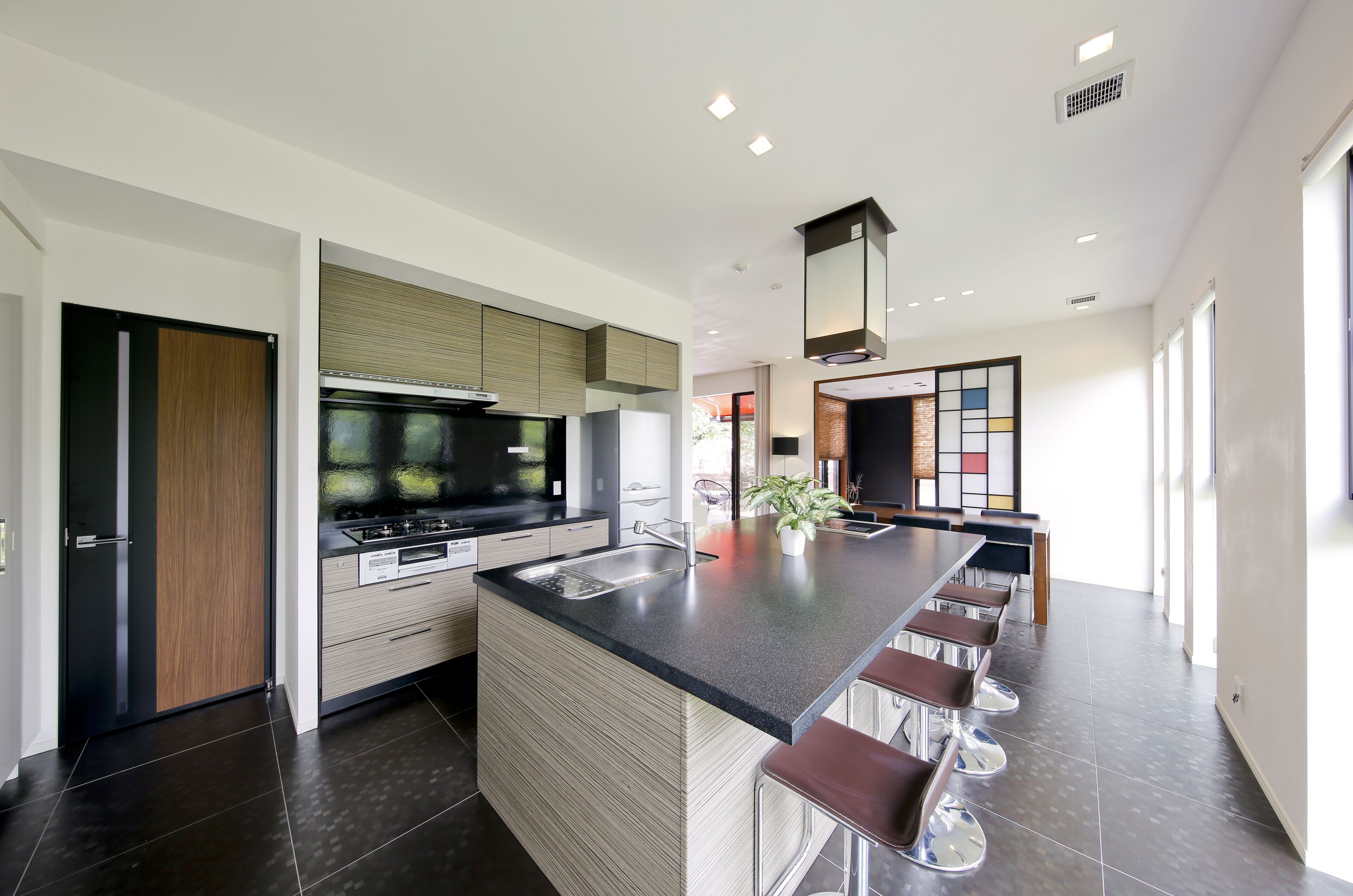 Rumah | Dapur pribadi | Lemari es, microwave, kompor, dan mesin pencuci piring