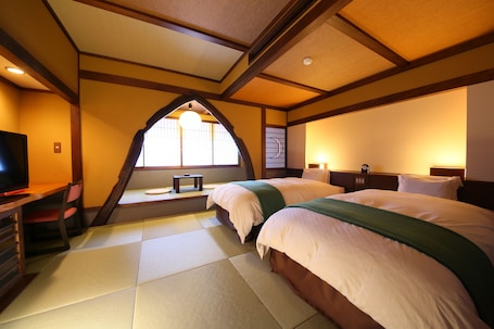 Japanese Western Style Twin Room | In-room safe, free WiFi
