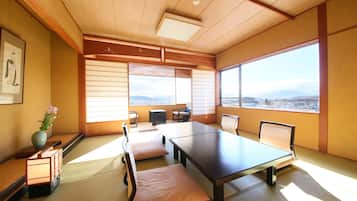 Japanese Style Room with Semi Open-air Bath