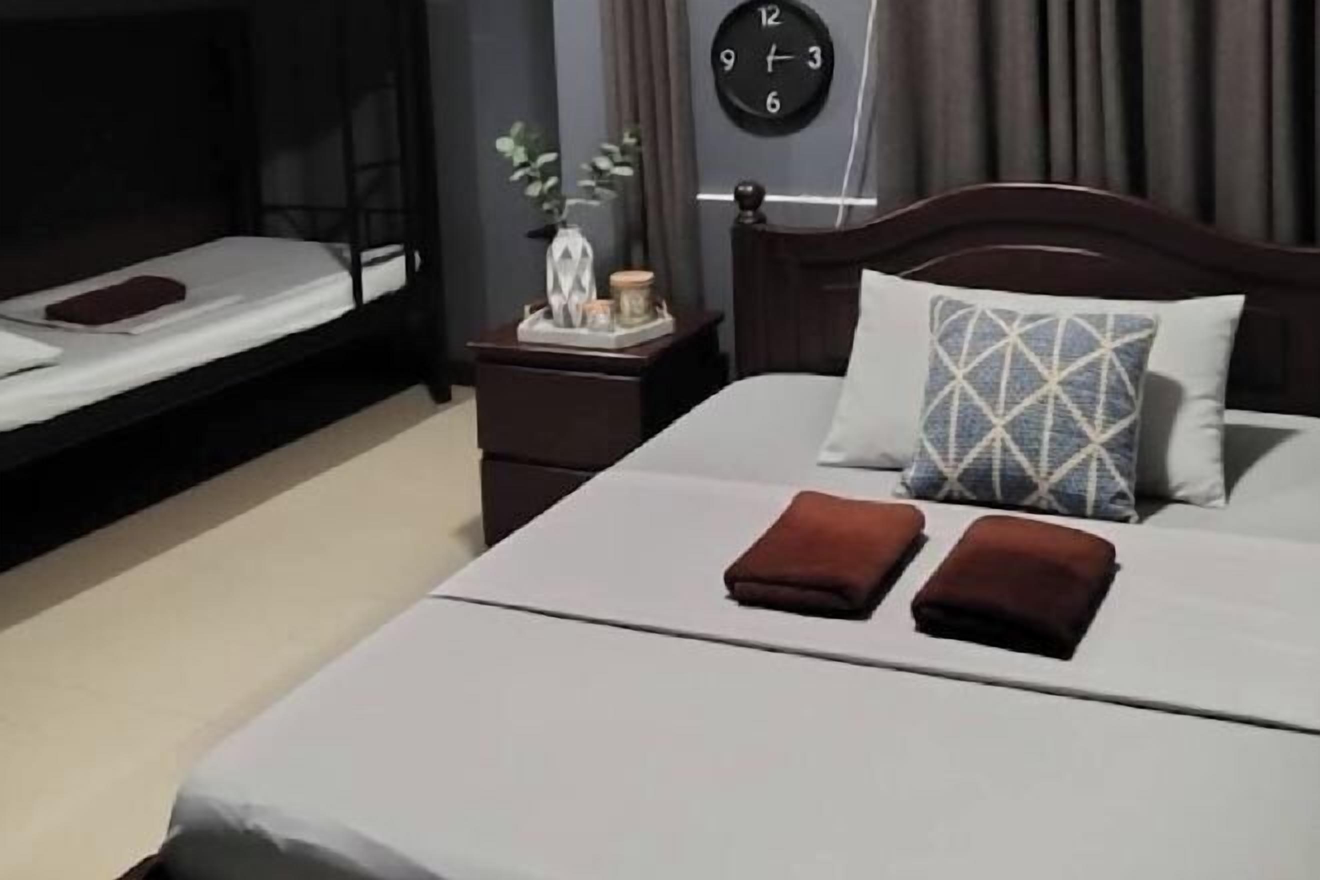 Premium bedding, desk, free WiFi, bed sheets