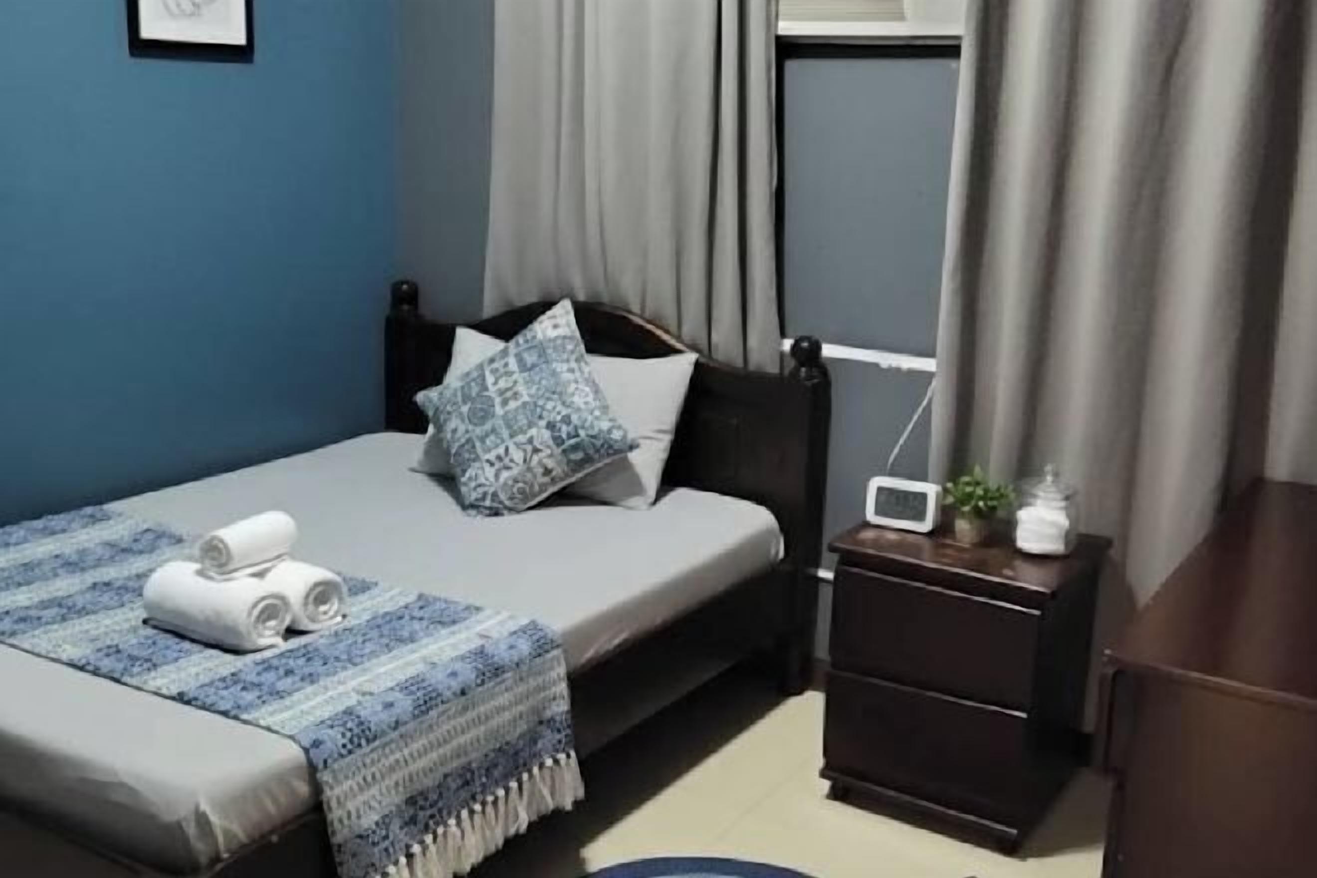 Premium bedding, desk, free WiFi, bed sheets