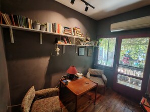 Reception - Shantihome Hostel (Izmir)
