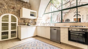 Vila Mewah, 3 kamar tidur | Dapur pribadi | Lemari es, microwave, oven, dan kompor