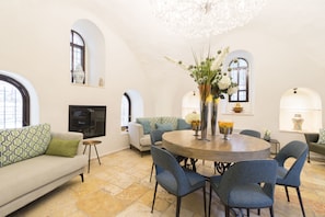 Villa Luxe, 3 chambres | Restauration dans la chambre