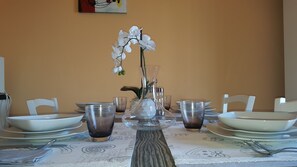 Apartment, 2 Bedrooms, Terrace, Sea View | In-room dining - Casa Cabayco (Castelsardo)