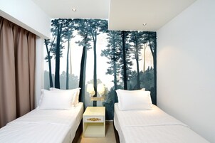 Art Twin Deluxe | Desk, soundproofing, free WiFi, bed sheets