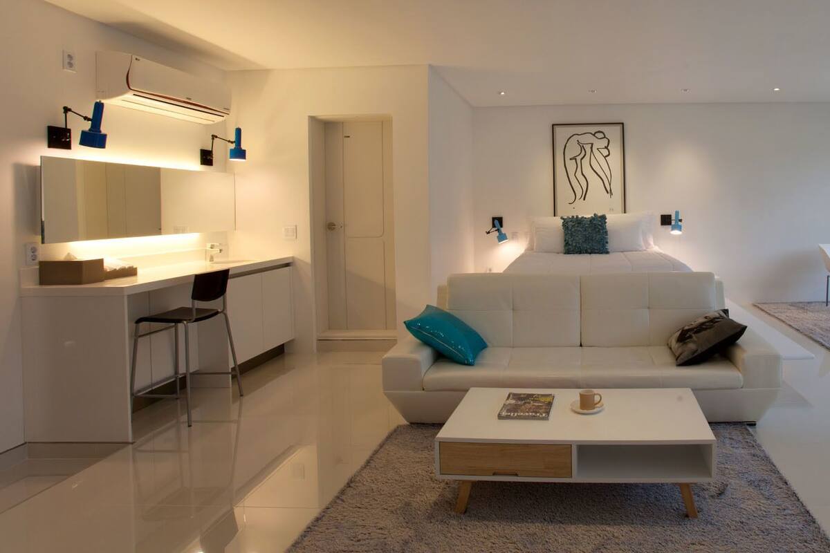 Room (V 302) | Ruang tamu | TV skrin rata 