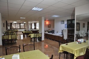 Lunch and dinner served - Defne Prenses Hotel (Antakya)