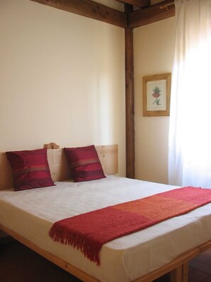Free WiFi, bed sheets